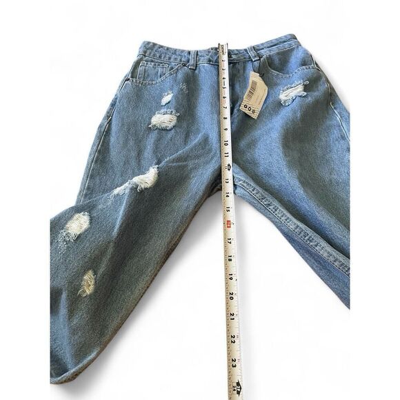 NWT Boohoo Women’s US 6 High Waisted Extreme Distressed Ripped Mom Jeans - Picture 6 of 9
